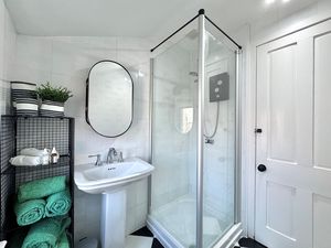 Photo 18- click for photo gallery